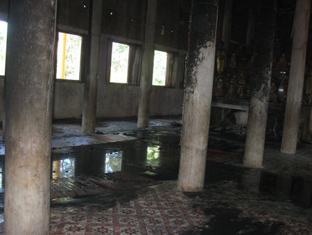 Nội[-]thất[-]cháy[-]rụi